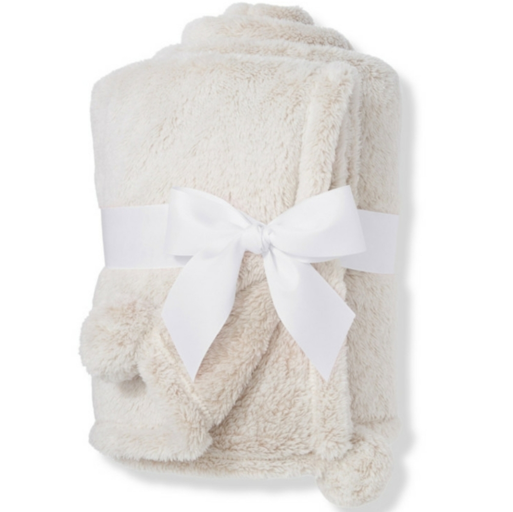 ULTA BEAUTY LUXURY SUPER SOFT THROW.